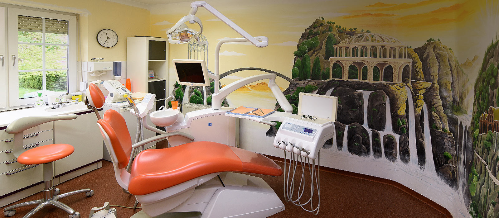 Behandlungsraum1 Zahnarztpraxis Schreiber